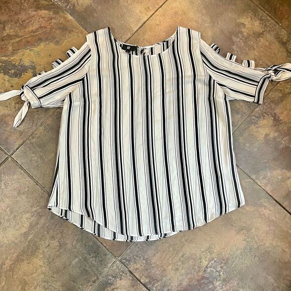 IZ Byer Striped Cold Shoulder Blouse Large - Picture 6 of 13